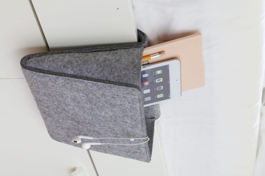 Kikkerland Lazy Suricata | Felt Bedside Caddy