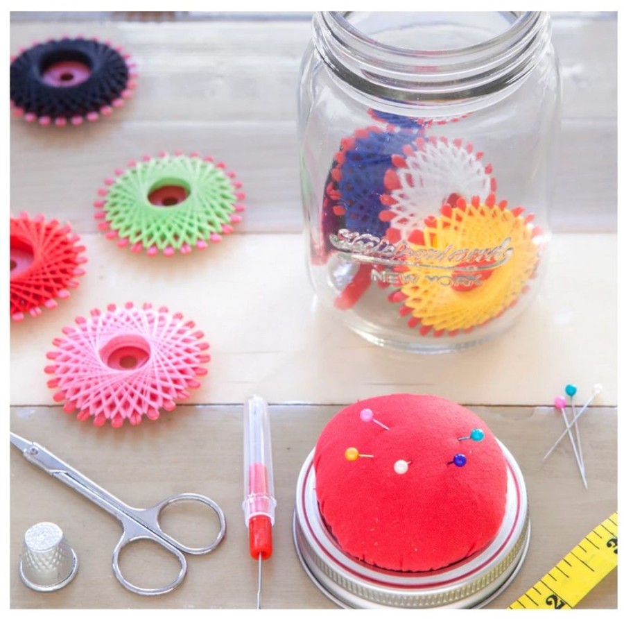 Kikkerland Lazy Suricata | Mason Jar Sewing Kit