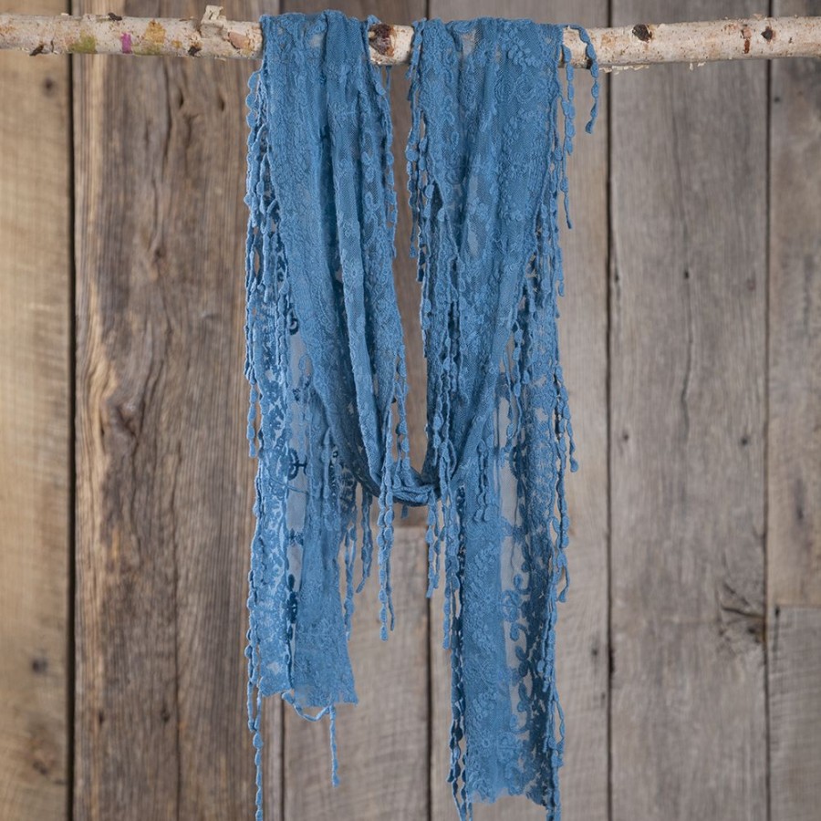 Styling Lazy Suricata | Turquoise Lace Scarf