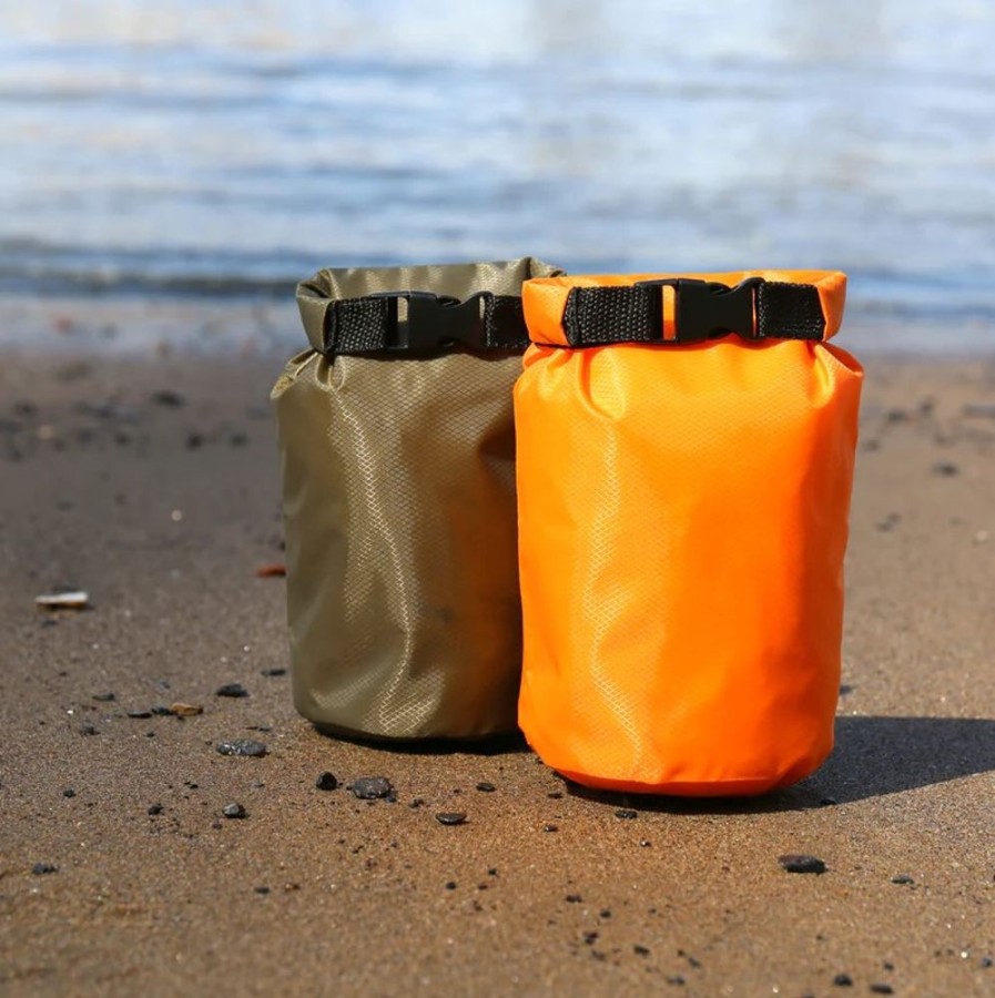 Kikkerland Lazy Suricata | Waterproof Orange Bag For Outdoor Activities